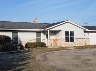 14N764 Oliver Dr, Elgin, IL 60124