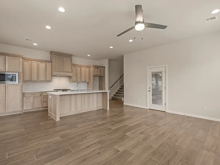 624 N Cedar Ave — Photo 4
