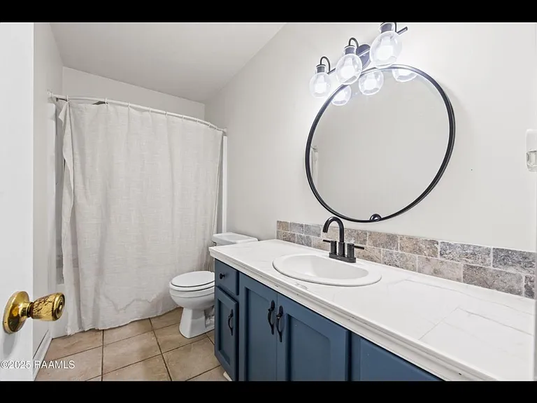 1413 Montagne St — Photo 16