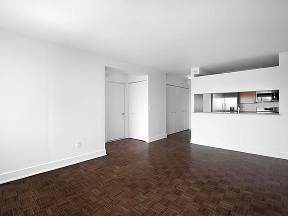 3rd image of 420 W 42nd St APT 38A