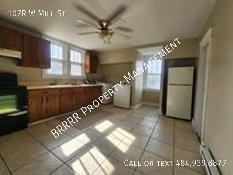 107R W Mill St — Photo 3