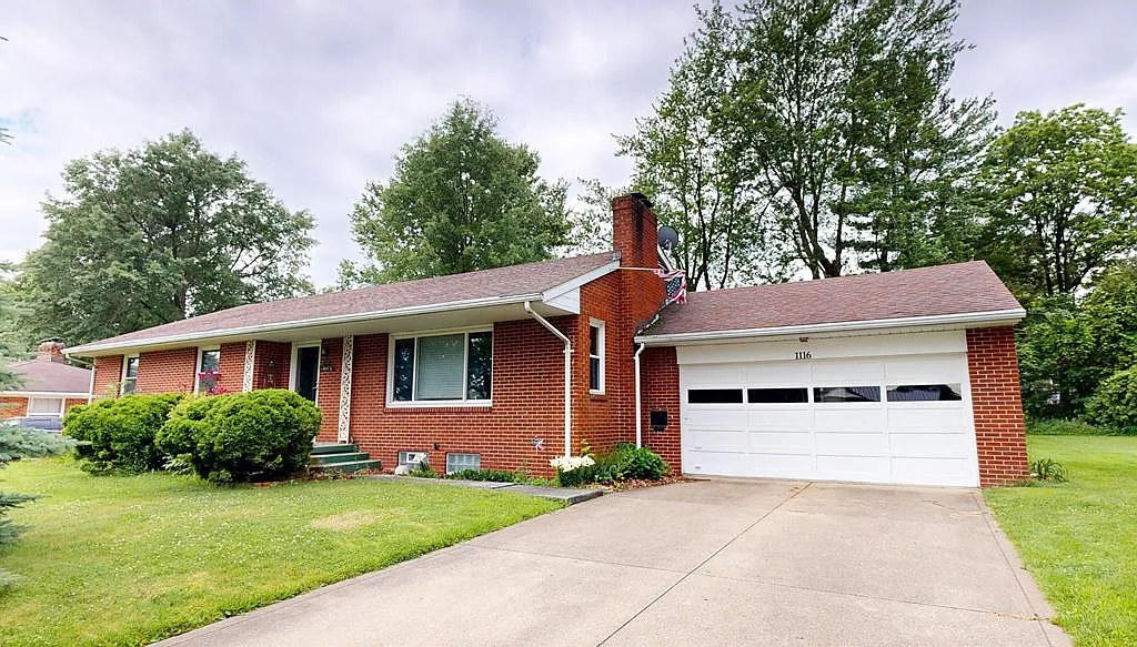 1116 Laurelwood Rd photo 1