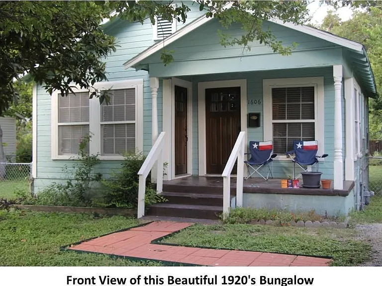1606 Holly St — Photo 1