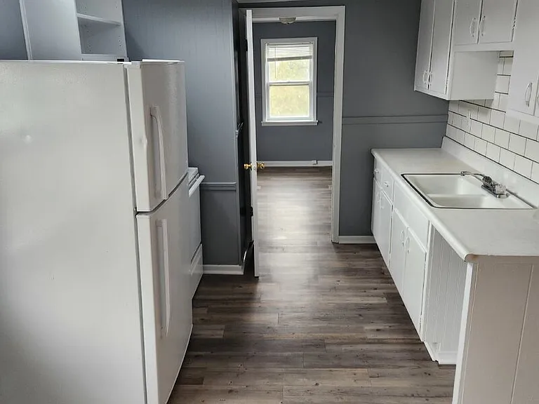 1402 Willis Ave #5 — Photo 3