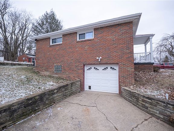 3rd image of 105 Horseshoe Dr