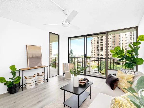 98-500 Koauka Loop APT 7N, Aiea, HI 96701