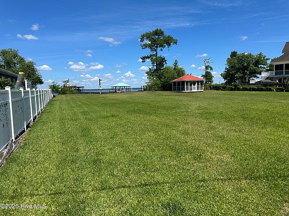 2nd image of 3935 Waccamaw Shores Road