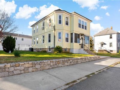9-11 Apulia St, East Providence, RI, 02914
