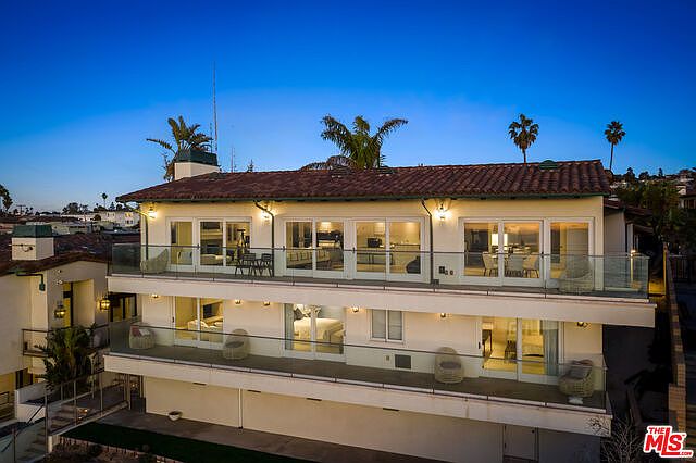 1st image of 421 Paseo De La Playa