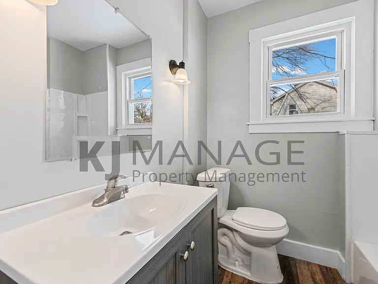 2460 2nd St — Photo 15