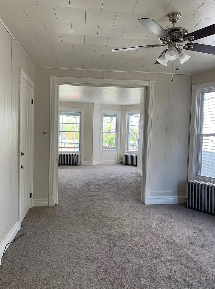 2 bed, 1047 sqft, $1,400 — Photo 2