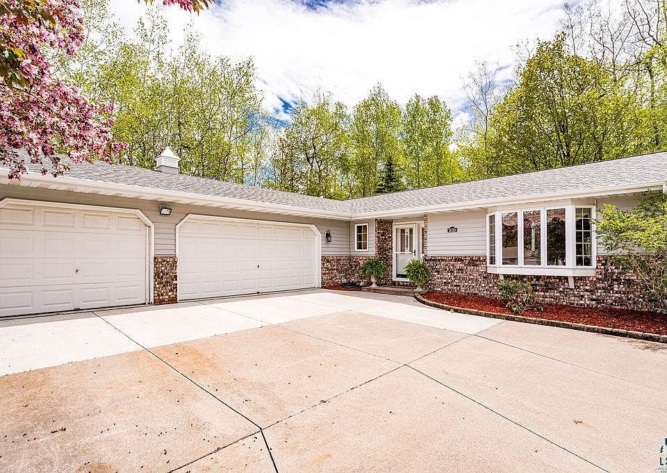 1st image of 3030 Parkwood Ln