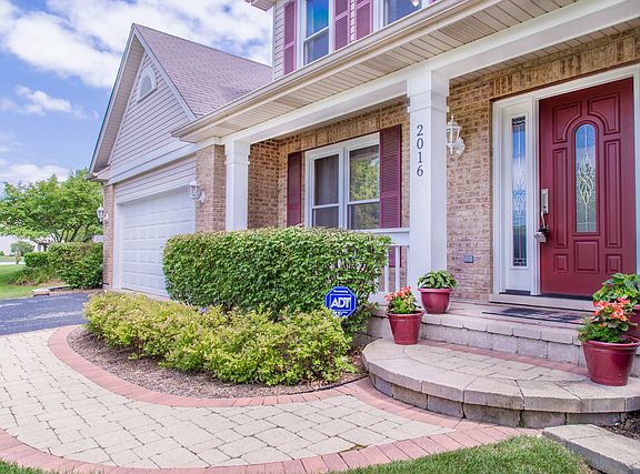 3rd image of 2016 Gleneagle Dr