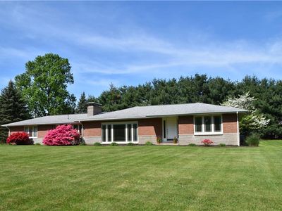 1535 Chatham Ave NE, North Canton, OH, 44720