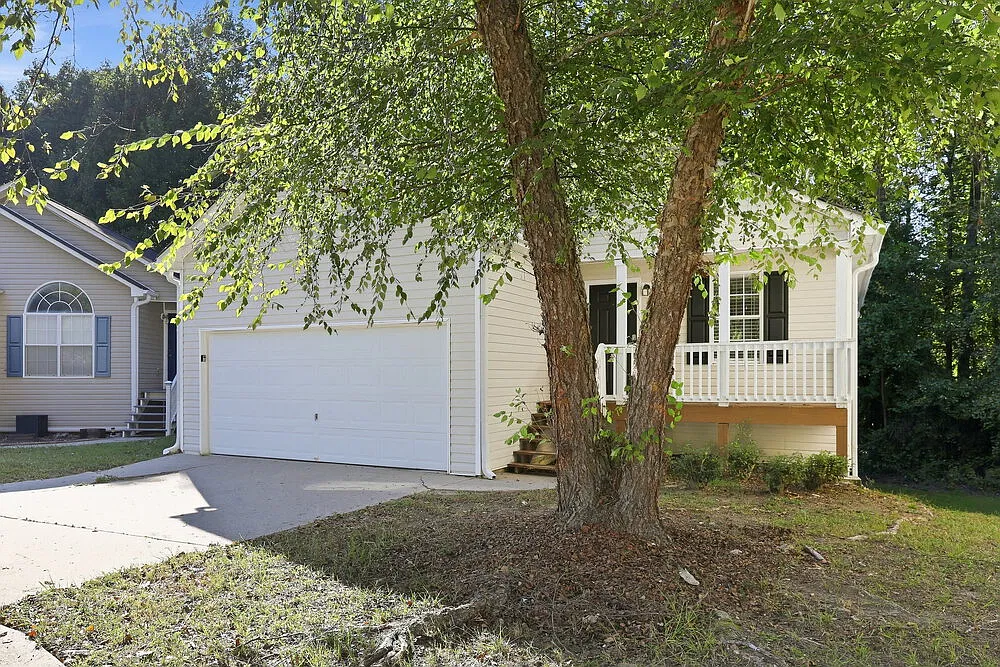 3 bed, 2.0 bath, 1216 sqft, $1,700 — Photo 1