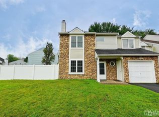 12 Jason St, Dayton, NJ 08810