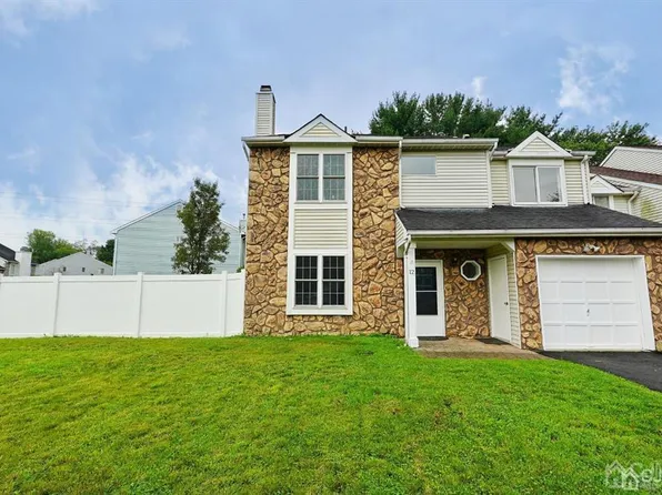 12 Jason St, Dayton, NJ 08810