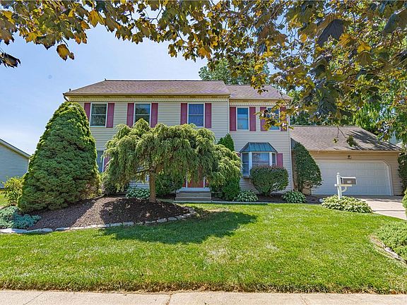 2nd image of 1740 Easthill Dr