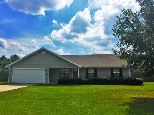 449 Munroe Dr, Springdale, AR 72764