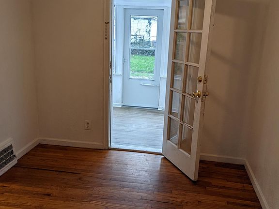 4th image of 8300 Vista Ave