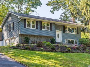 11 Crestview Dr, Northport, NY 11768