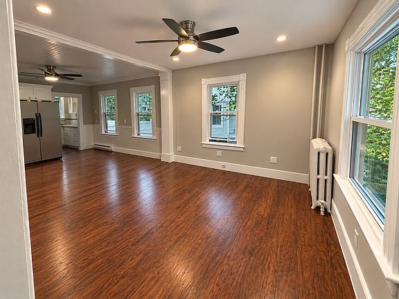 2nd image of 32 Franklin St Floor 1