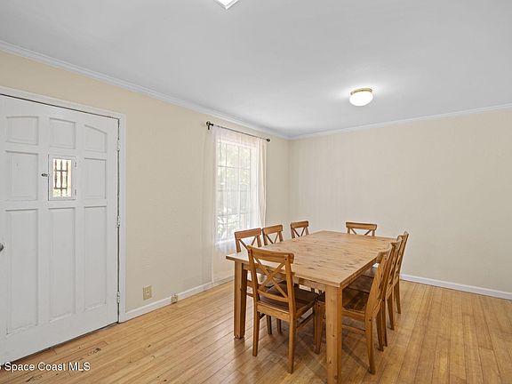 4th image of 325 E Hall Rd