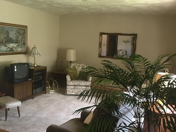 5th image of 231 Lake Shore Dr