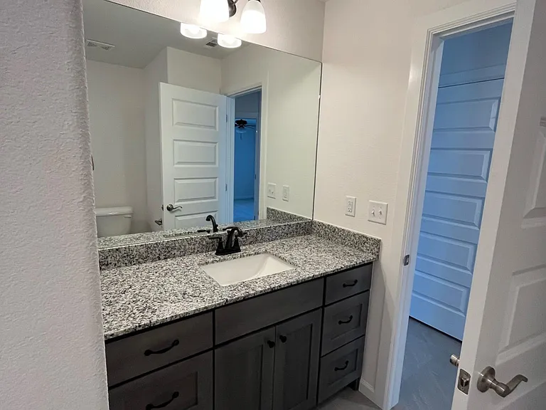Bath (hallway bath for two bedrooms).