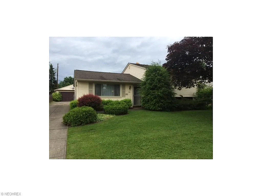 11385 Johnson Dr photo 1