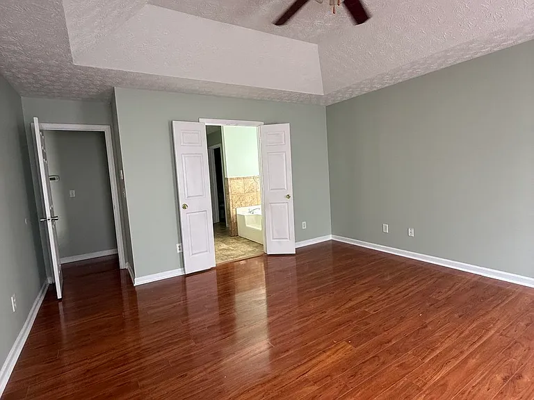 755 Tara Bnd — Photo 14