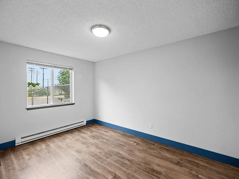 1521 N Bowdish Rd — Photo 16