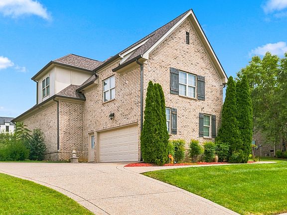 2nd image of 1043 Alice Springs Cir