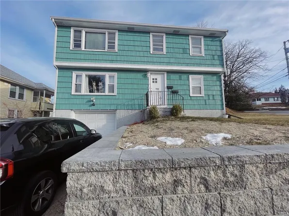 216 Ward St, Woonsocket, RI 02895
