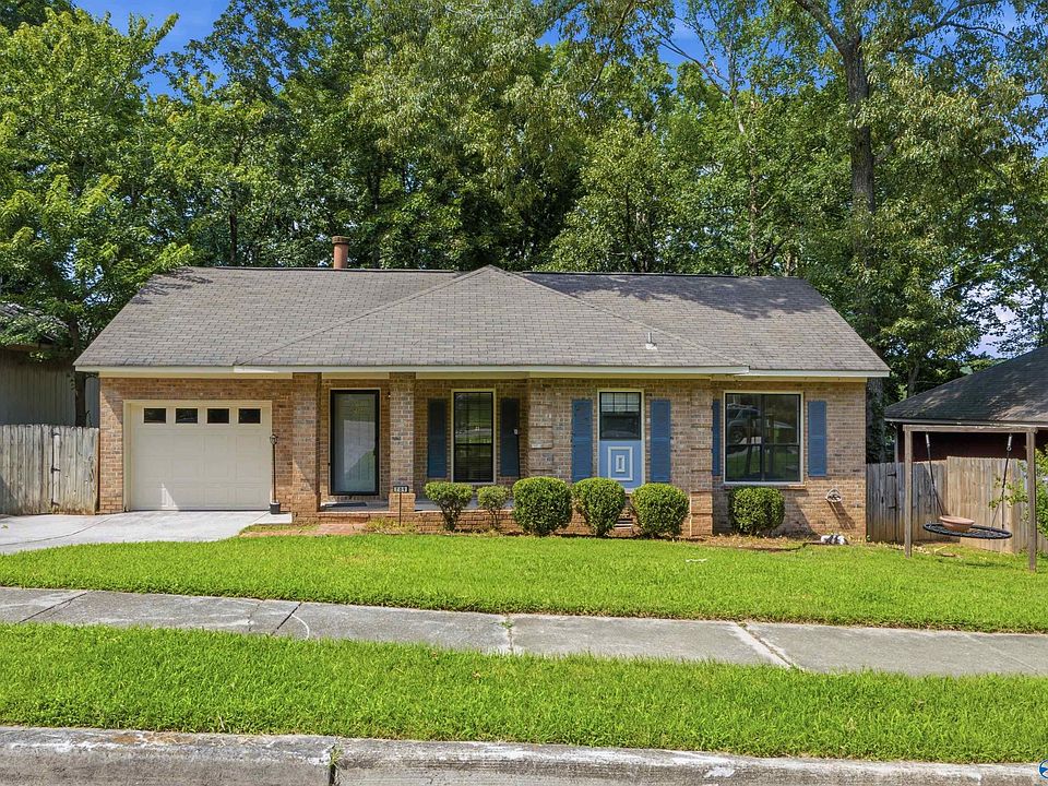 1st image of 709 Mathis Dr SE