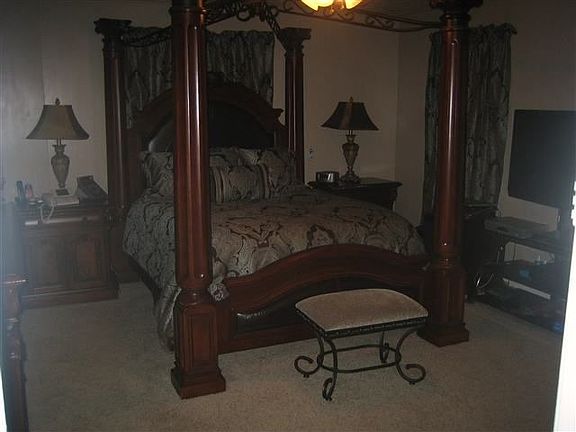 3rd image of 4126 Blackberry Ln
