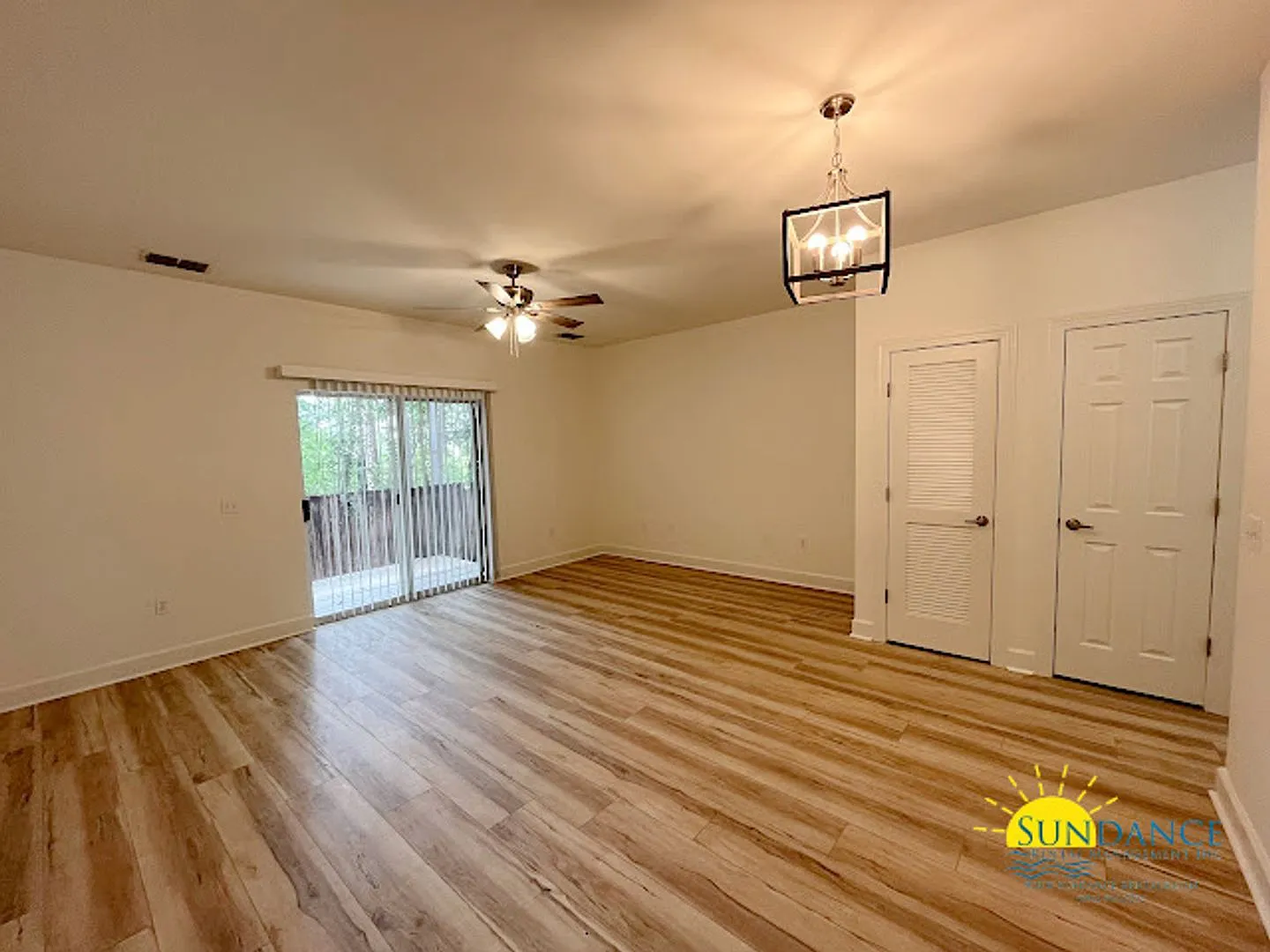 Great 2 Bedroom Townhouse in The Palms of Freeport! — Photo 4