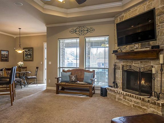 5th image of 240 Towering Oaks Ln
