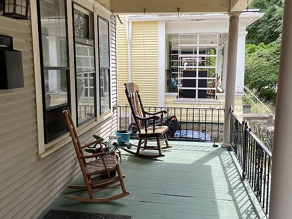 3rd image of 24 Ardmore Pl #1