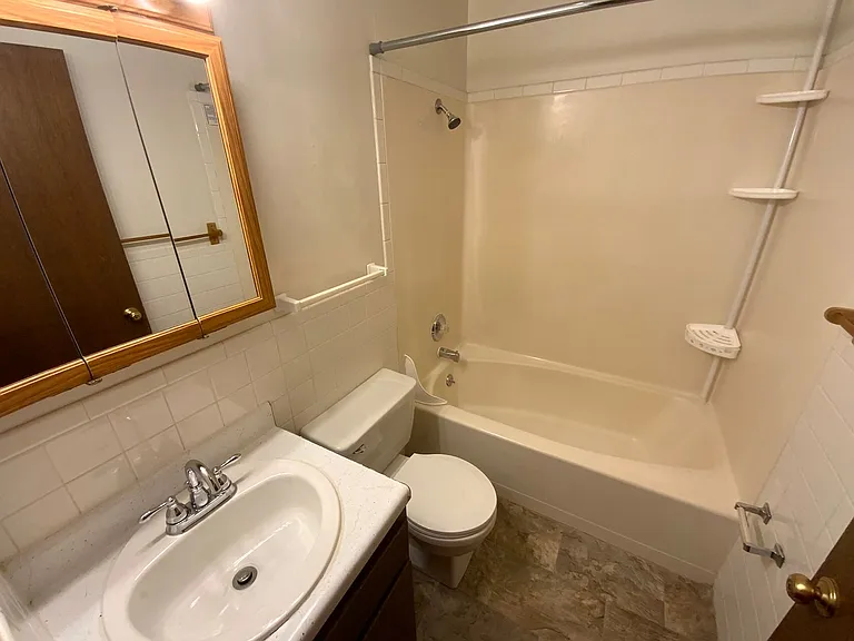 560 N East Park Ln — Photo 76