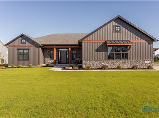 9526 Rockingham Dr, Whitehouse, OH 43571