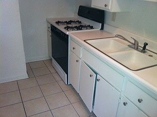 4th image of 900 Sonoma Ave