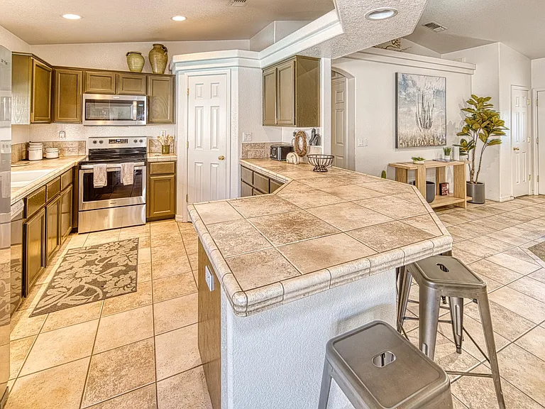 1781 Cabana Dr — Photo 5