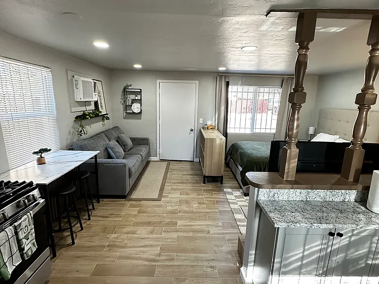 808 E Halcyon Rd — Photo 7
