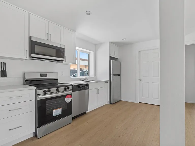 3118 W 109th St #3-4 — Photo 10
