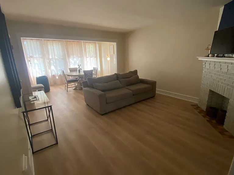 1209 Bridge St #1 — Photo 1