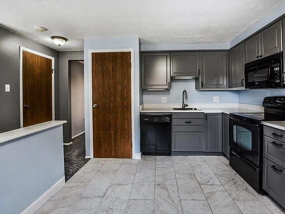 4th image of 335 Laporte Ct