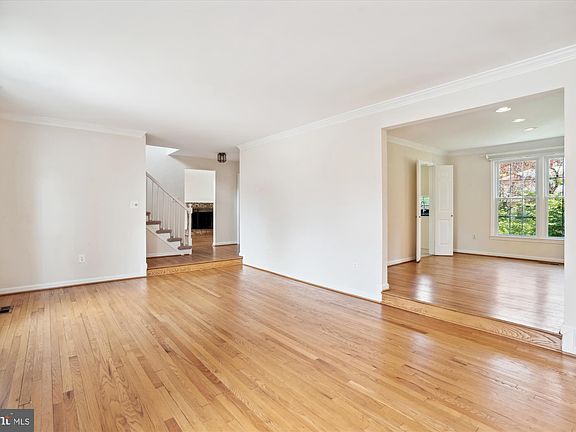 5th image of 9407 Wildoak Dr