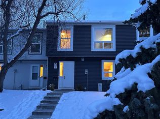 11407 W Braniff Rd SW #8, Calgary, AB T2W1C5