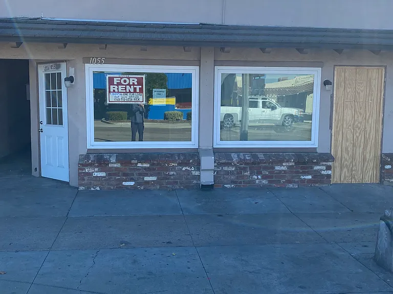 1055 E Valley Pkwy — Photo 1